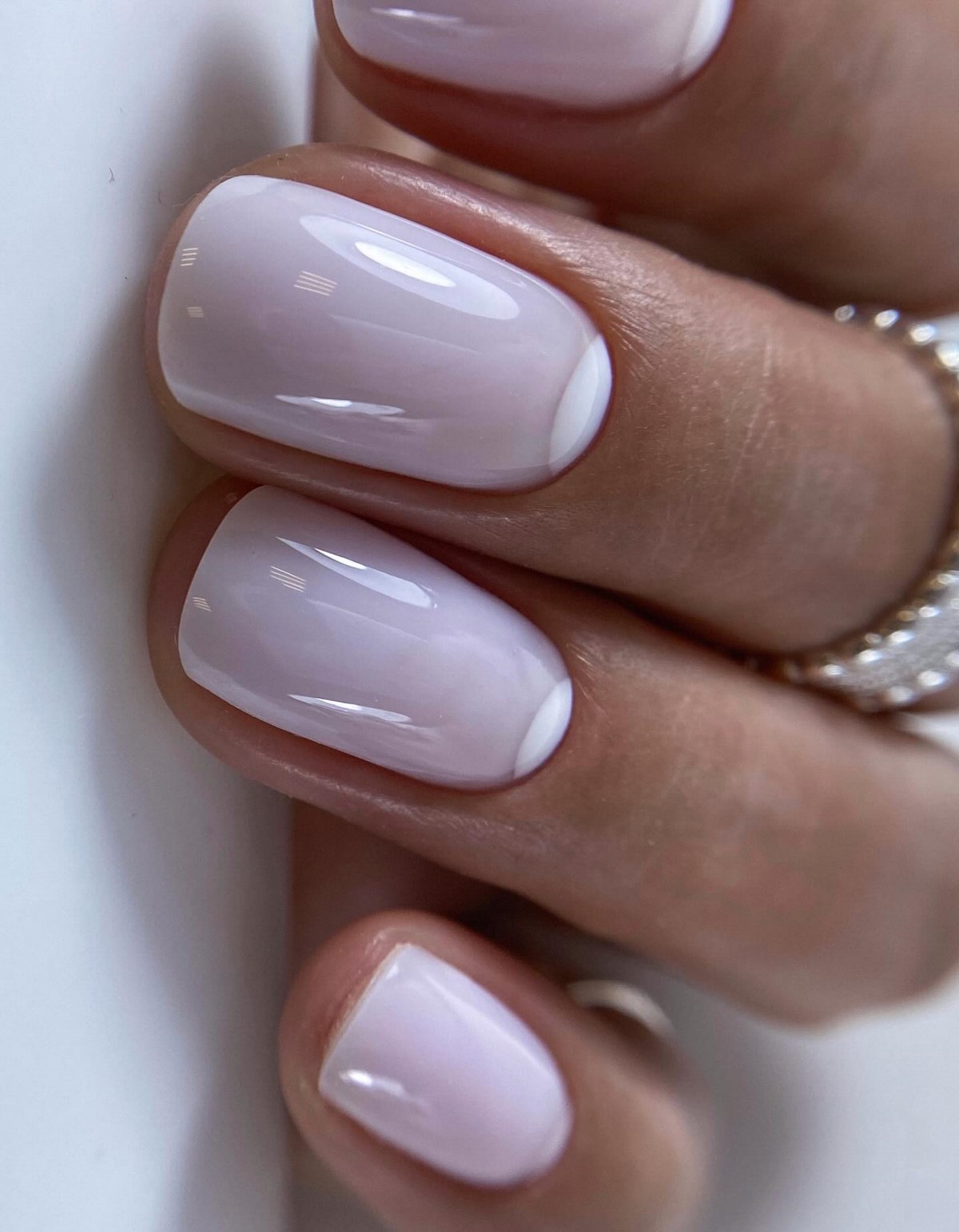 Овальні нігті у 2026 році: м’яка форма замість гострої