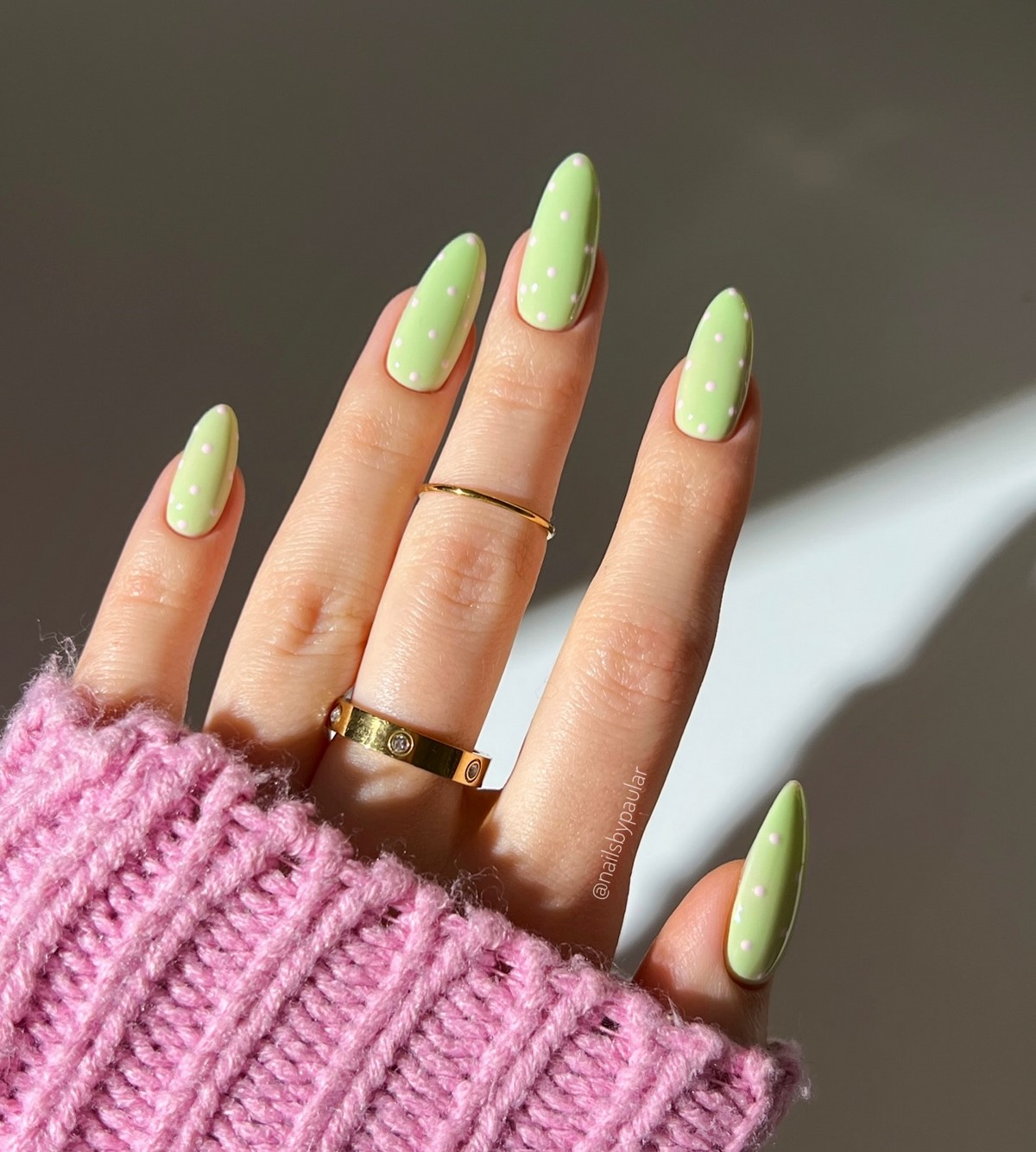 Матча-манікюр 2026: зелений відтінок замість нюду