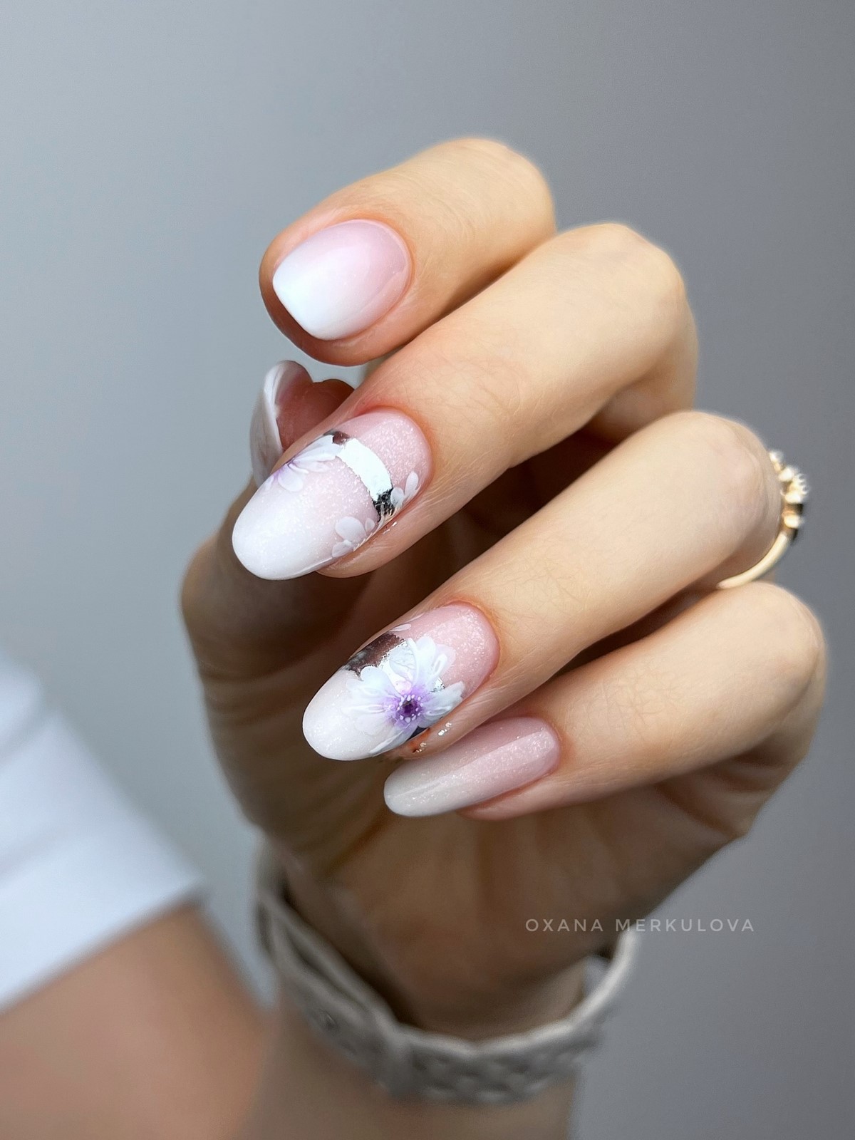 Манікюр квітня: колір, який витісняє беж і виглядає дорожче