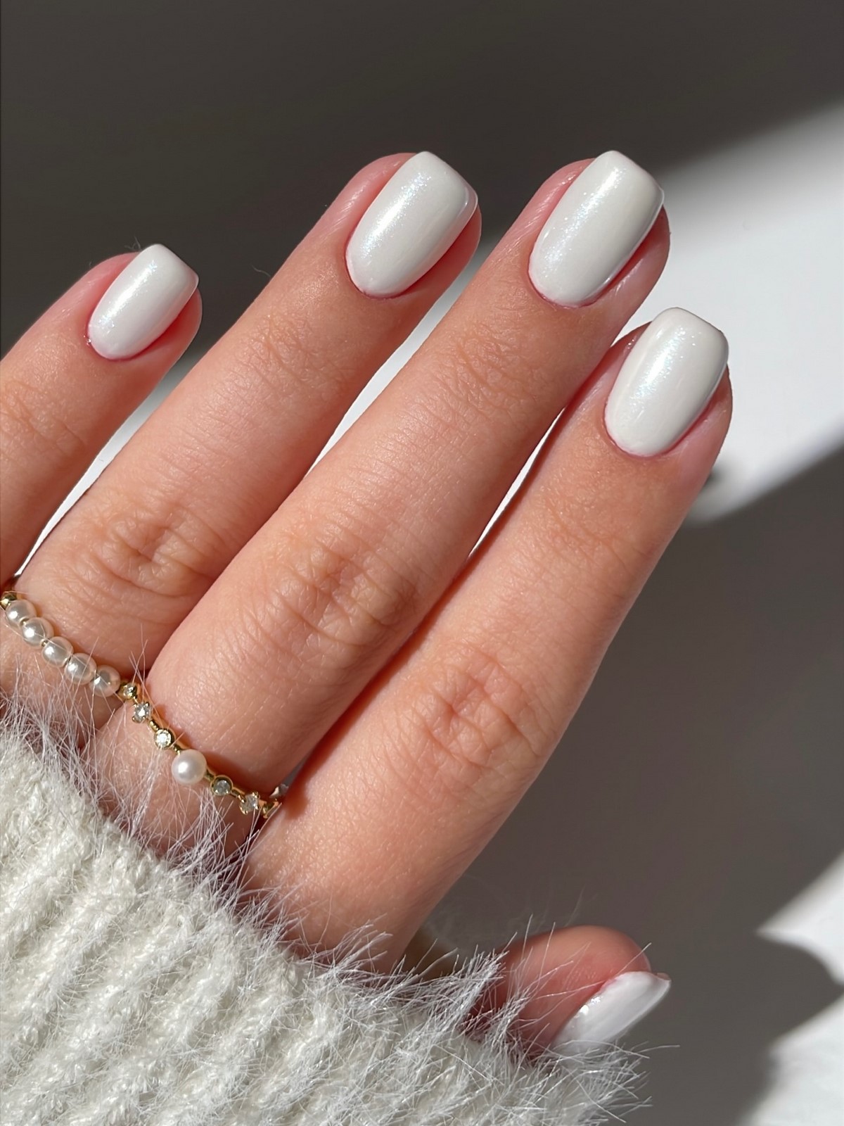 Манікюр, який робить руки молодшими: головний ефект сезону