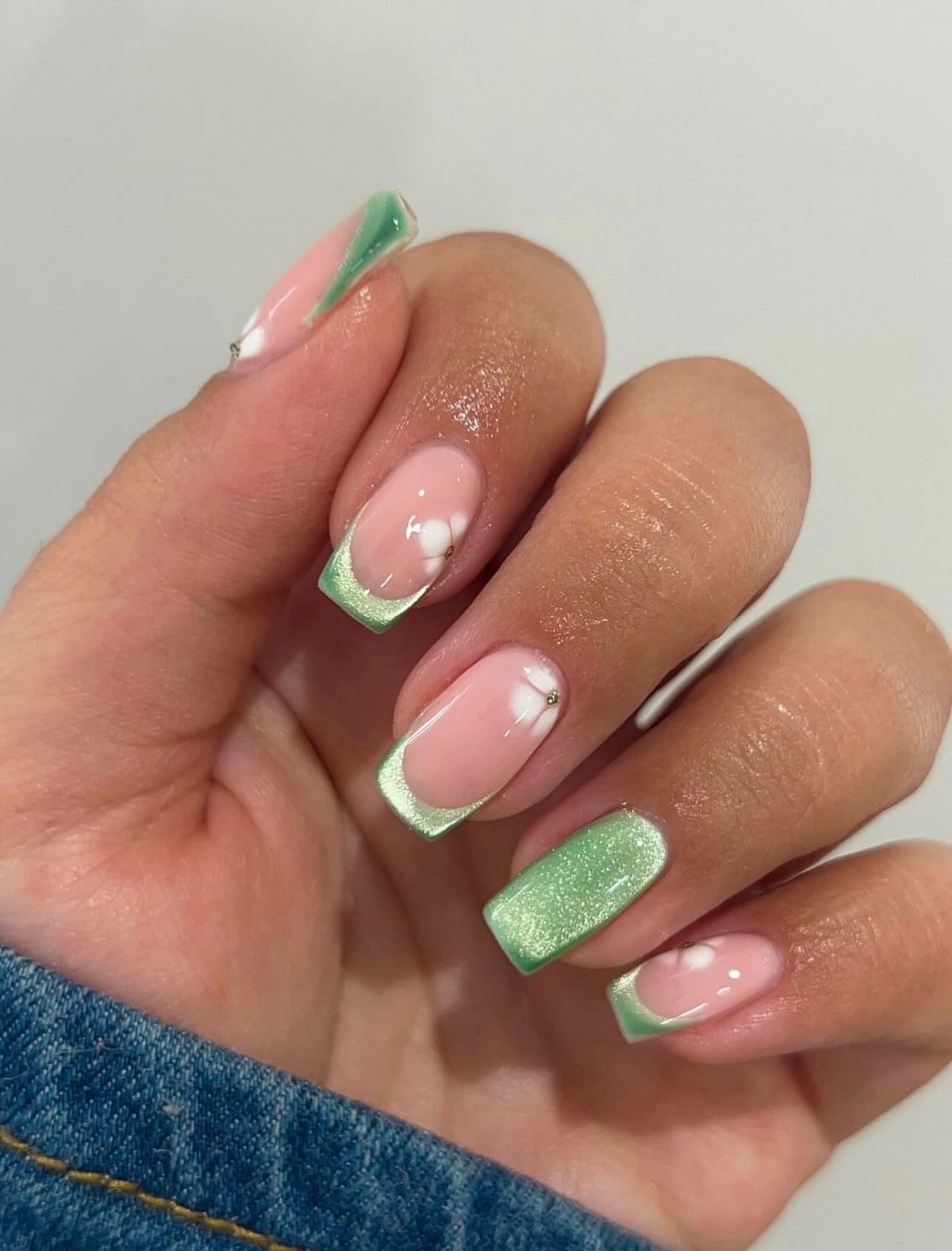 Матча-манікюр 2026: зелений відтінок замість нюду