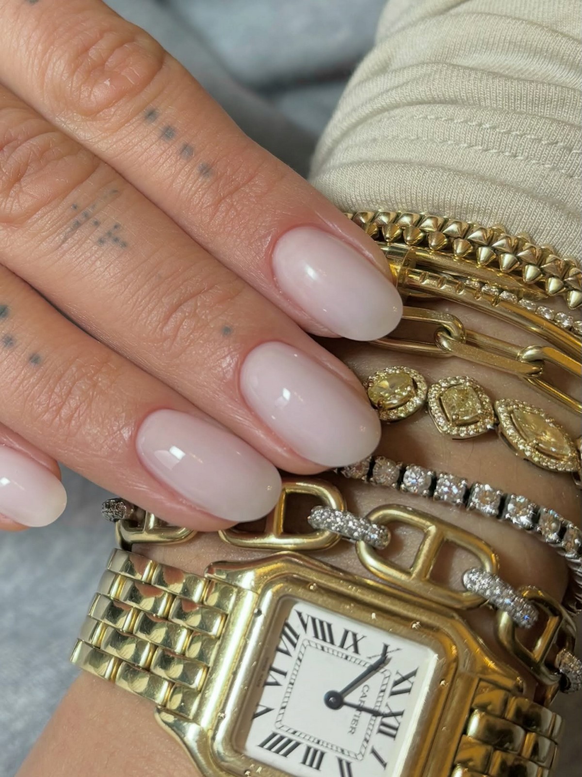 Овальні нігті у 2026 році: м’яка форма замість гострої