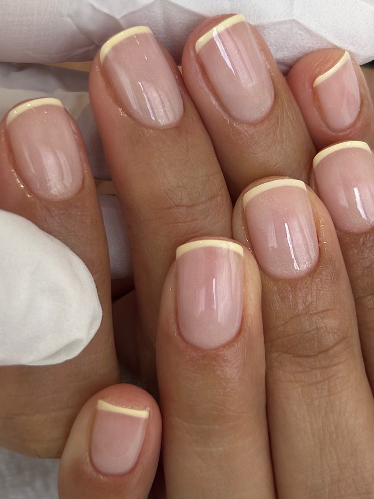 Френч змінився: тонка лінія замість класичного краю