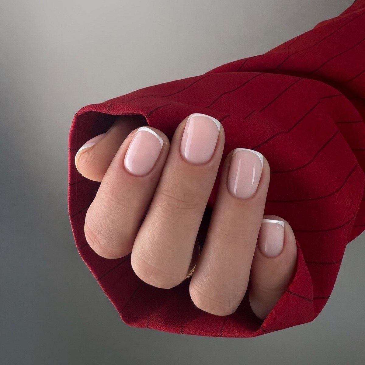 Френч змінився: тонка лінія замість класичного краю