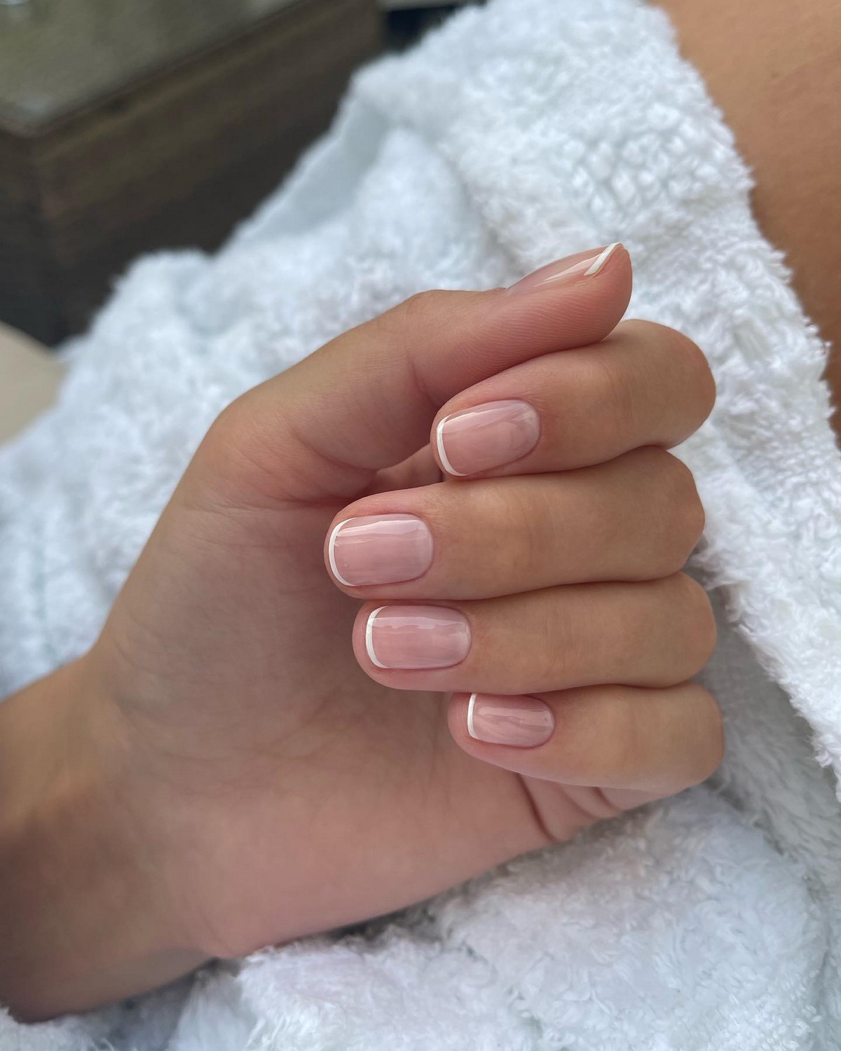 Френч змінився: тонка лінія замість класичного краю