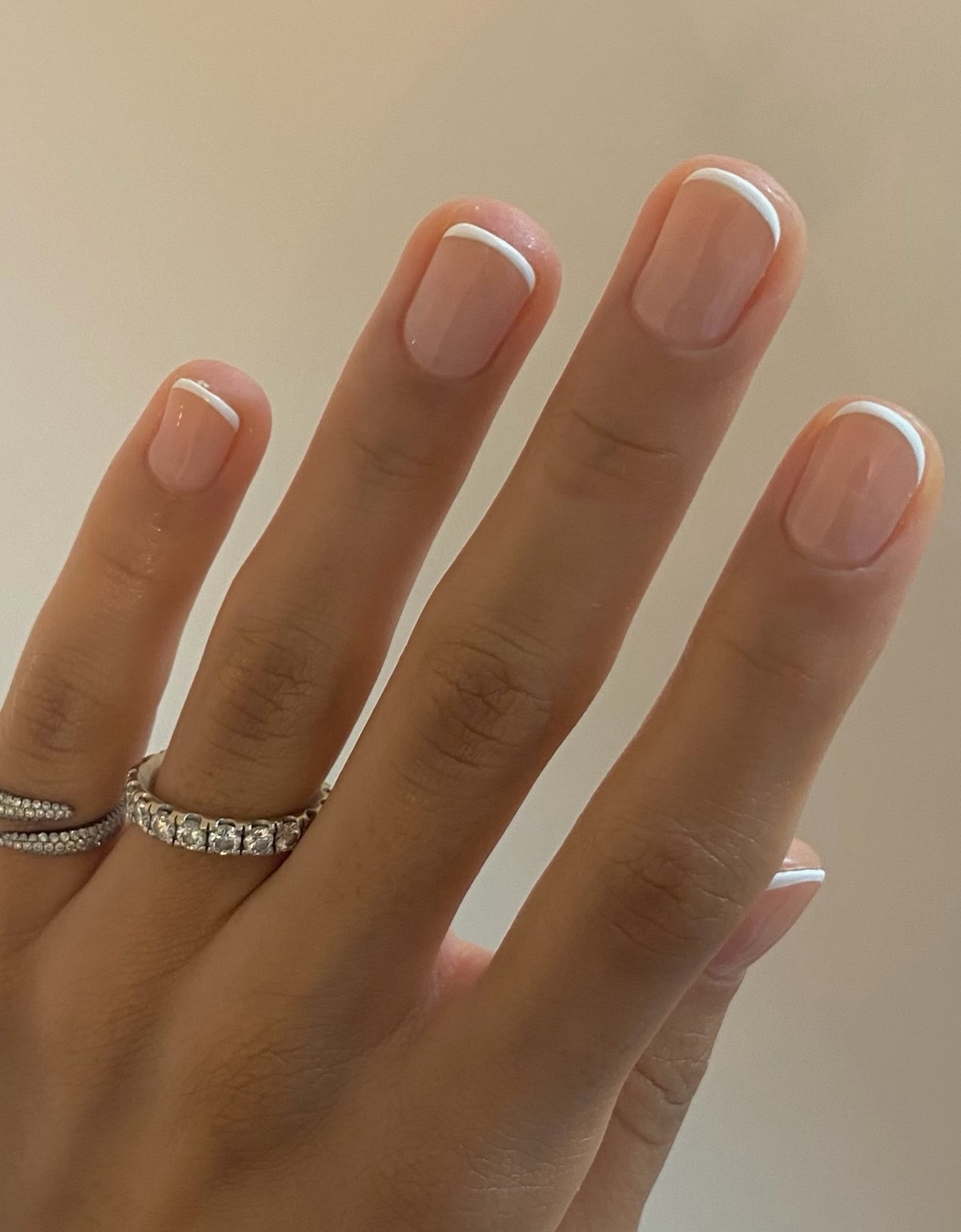 Френч змінився: тонка лінія замість класичного краю