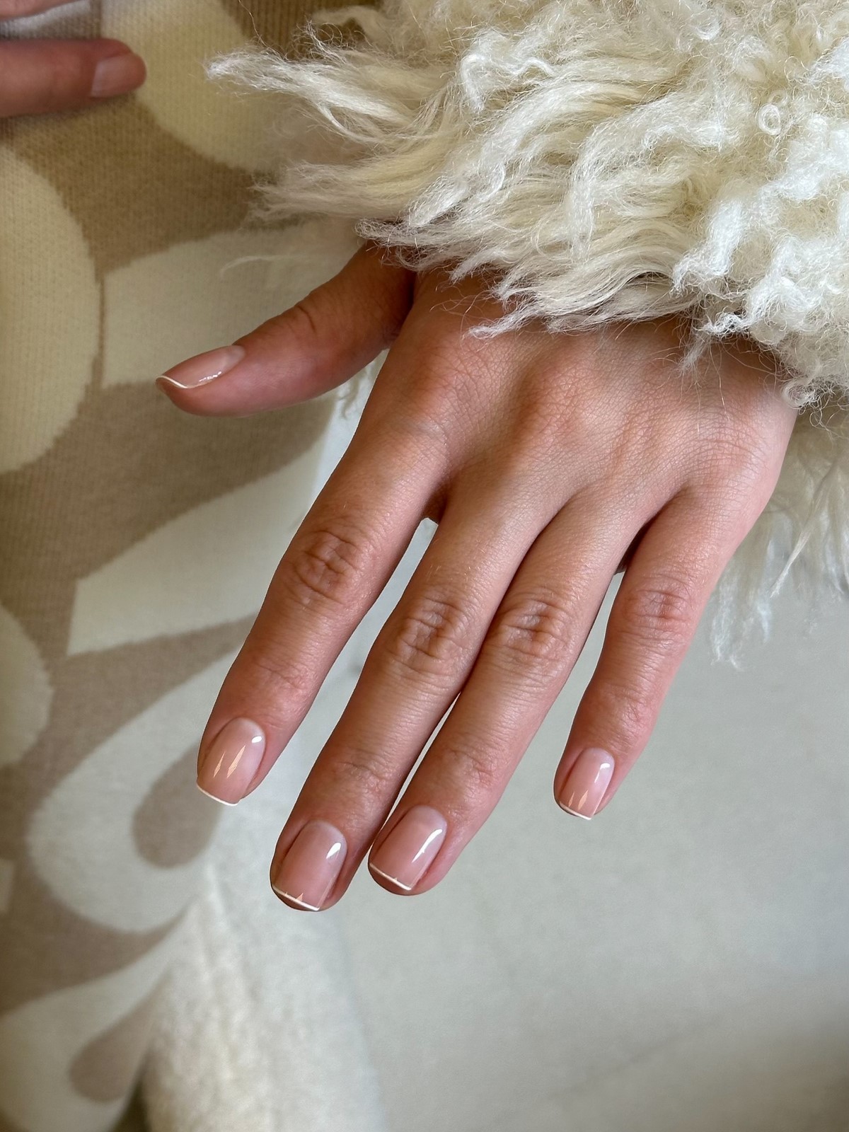 Френч змінився: тонка лінія замість класичного краю