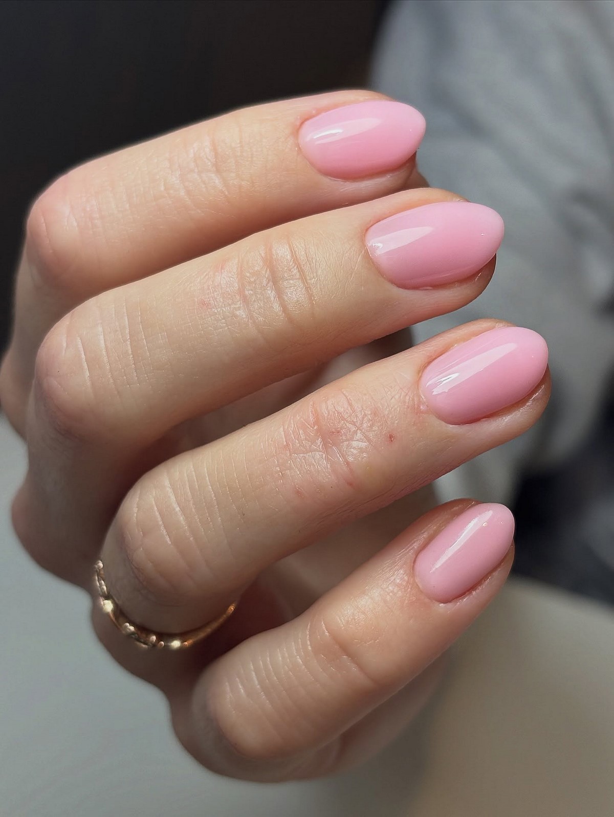 Холодний рожевий манікюр: альтернатива нюду у 2026 році