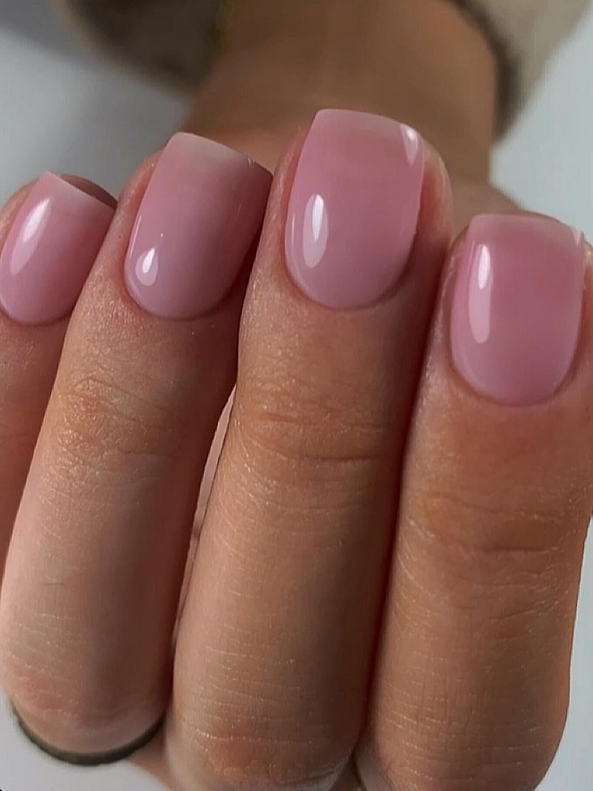 Холодний рожевий манікюр: альтернатива нюду у 2026 році