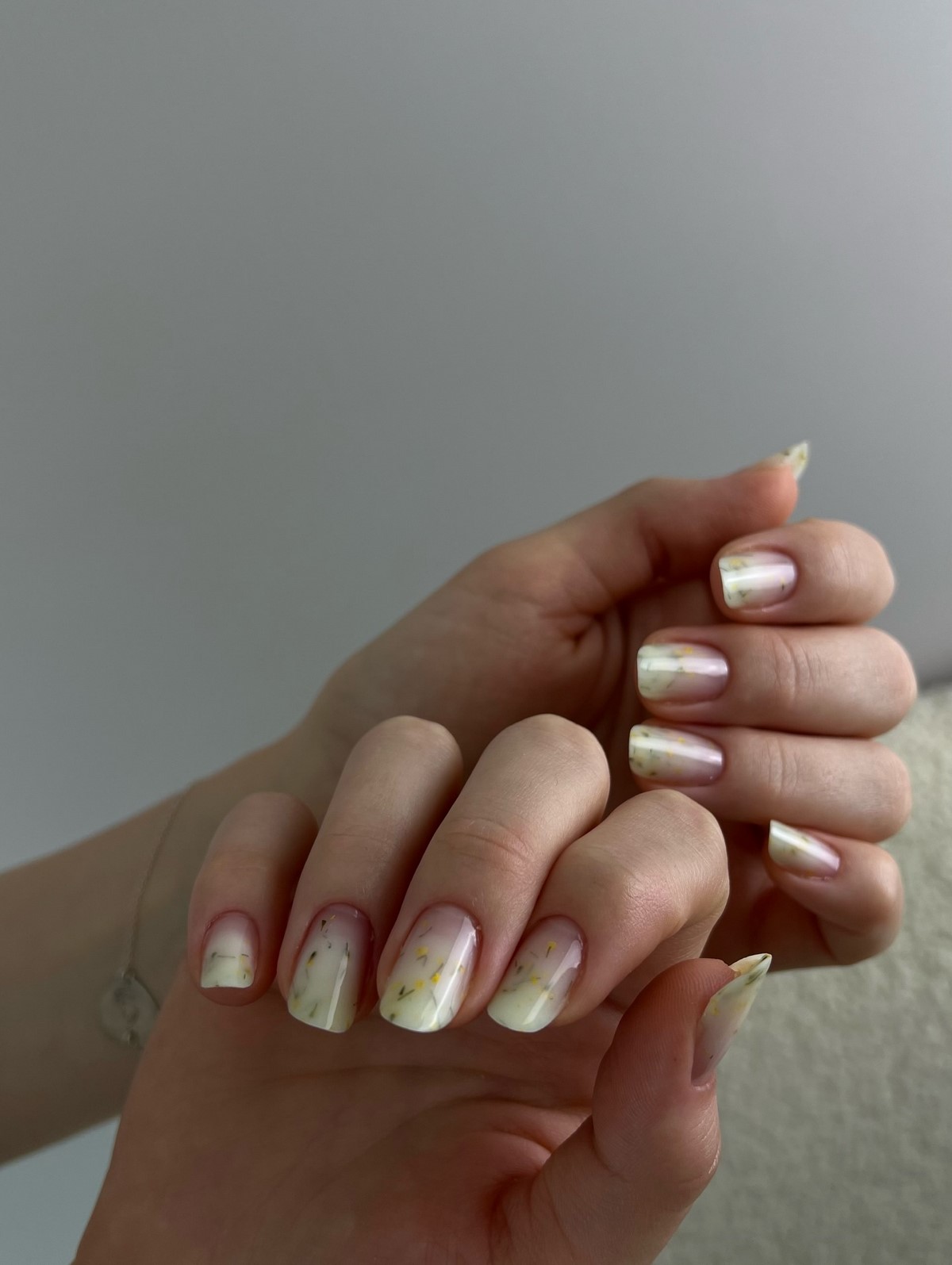 Манікюр з м’яким переходом кольору: новий вигляд у 2026 році