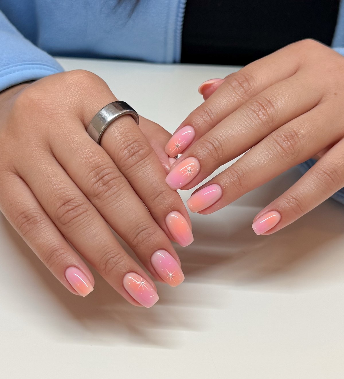 Манікюр з м’яким переходом кольору: новий вигляд у 2026 році