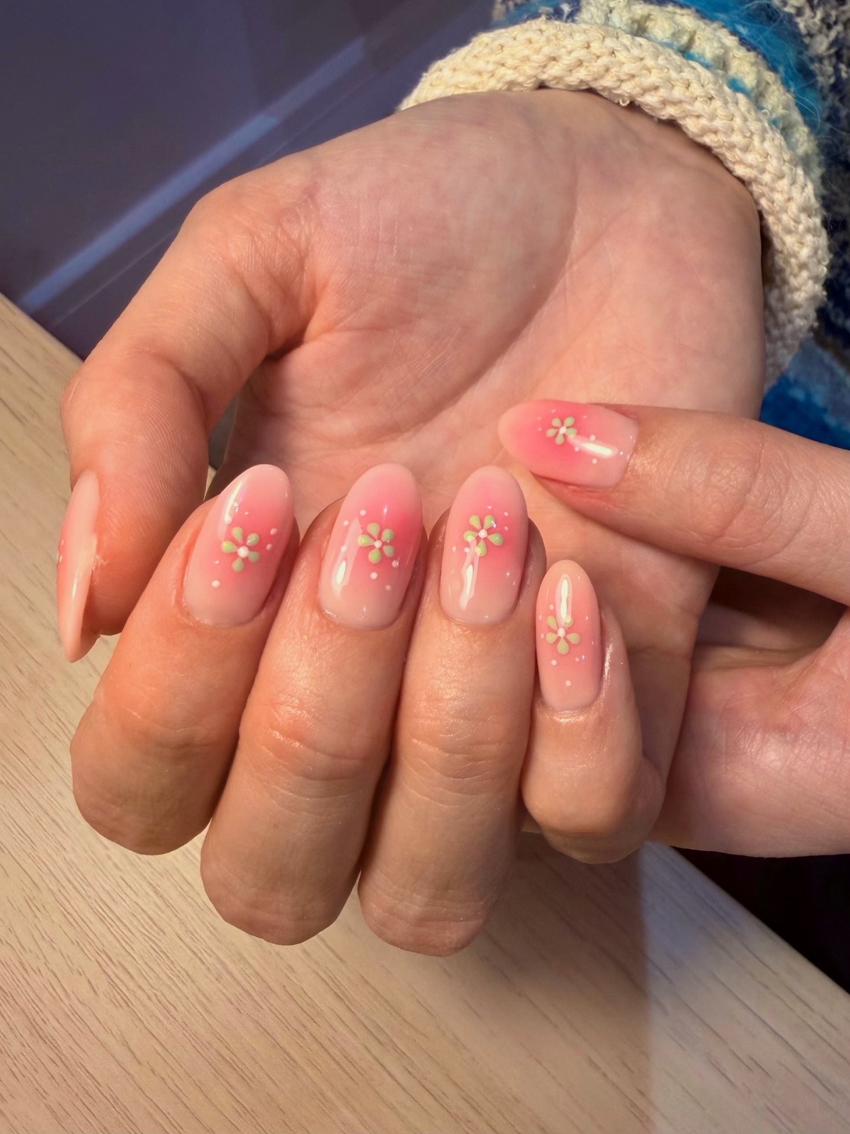 Манікюр з м’яким переходом кольору: новий вигляд у 2026 році