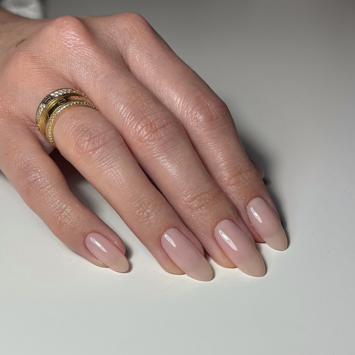 Манікюр без різкого відростання: що обирають у 2026 році