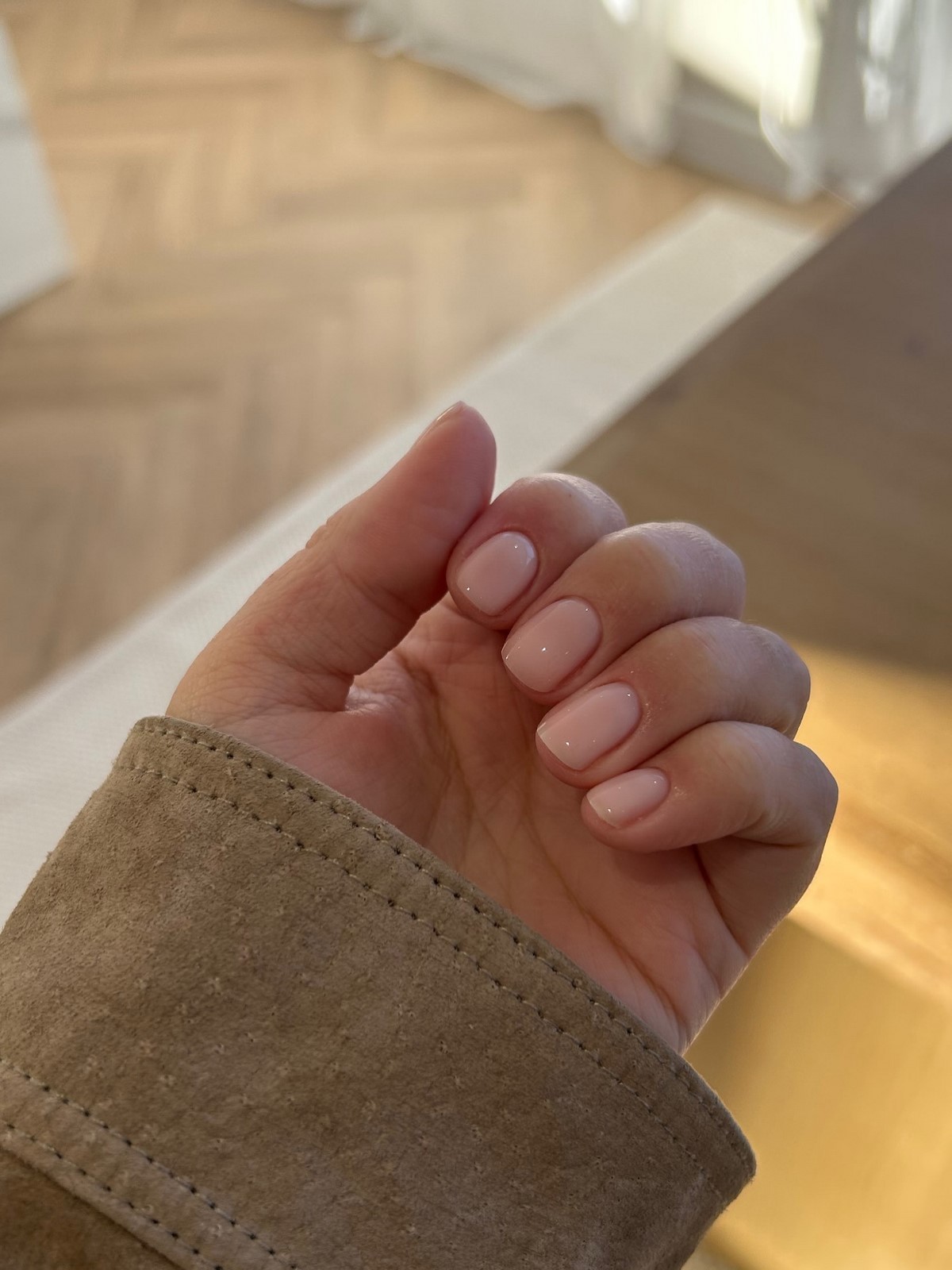 Манікюр без різкого відростання: що обирають у 2026 році