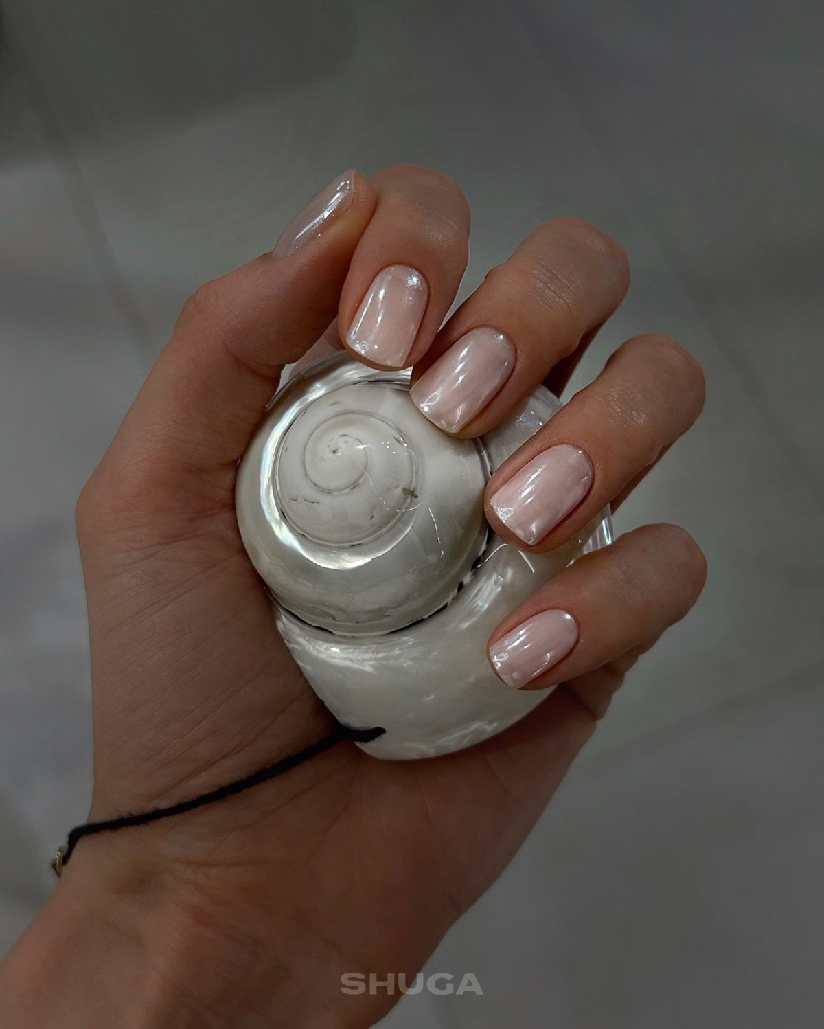 Манікюр квітня: колір, який витісняє беж і виглядає дорожче