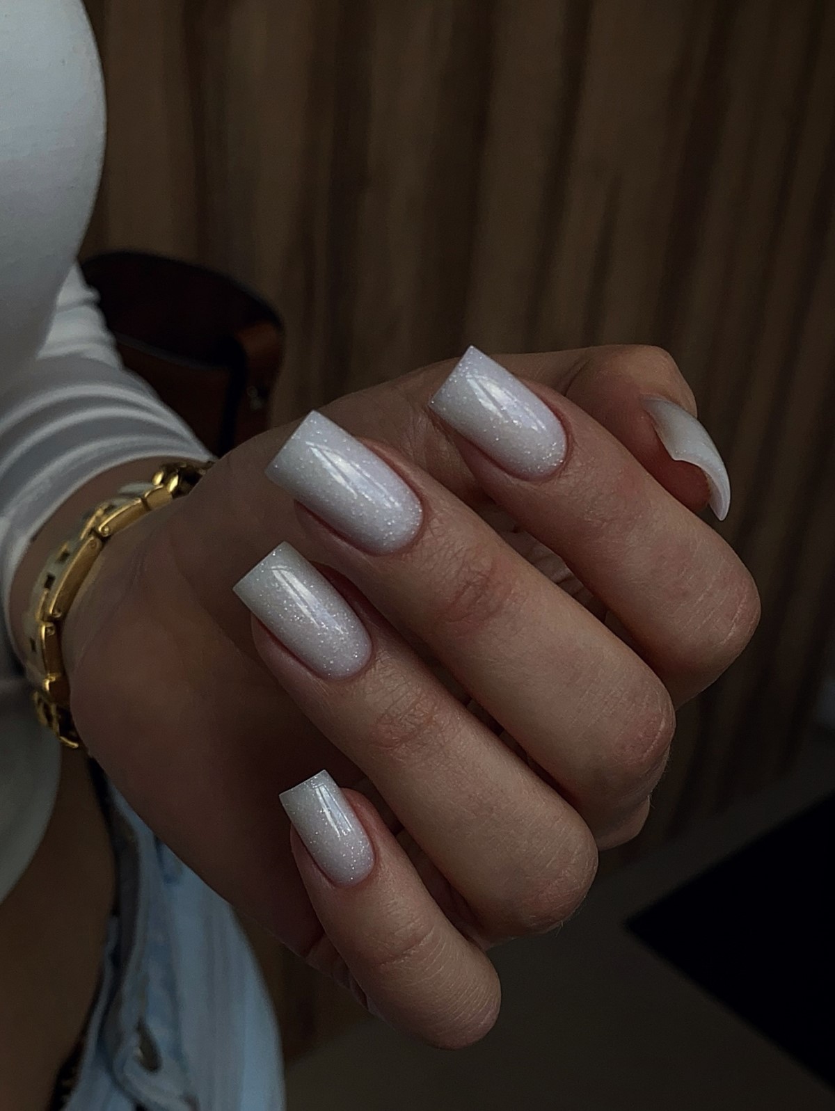 Манікюр квітня: колір, який витісняє беж і виглядає дорожче