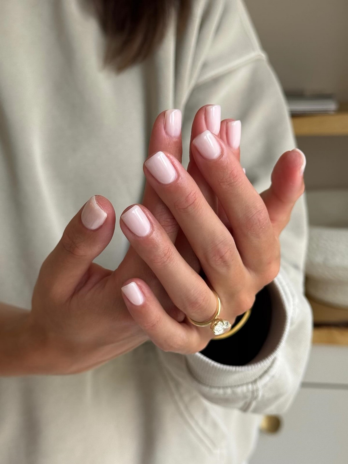 Манікюр, який робить руки молодшими: головний ефект сезону