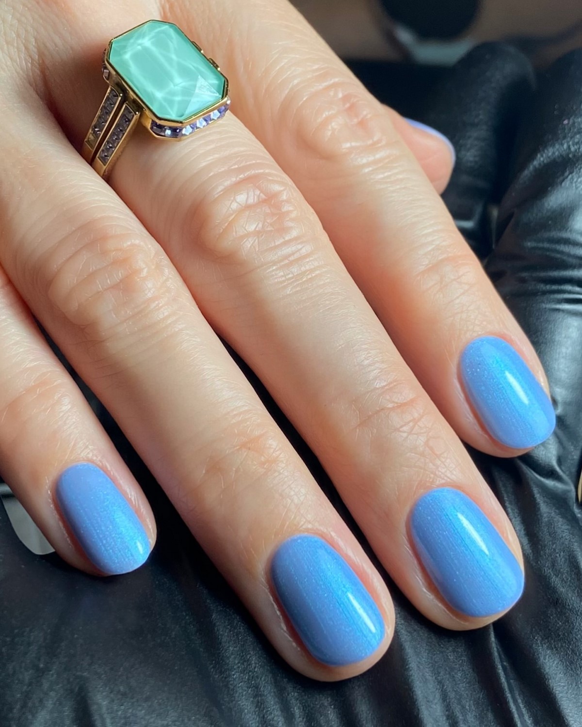 Нюд відходить: які кольори манікюру обирають у 2026 році