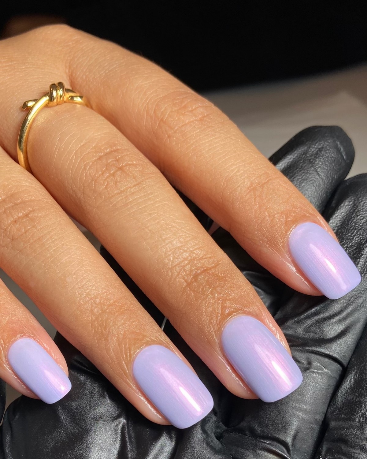 Нюд відходить: які кольори манікюру обирають у 2026 році