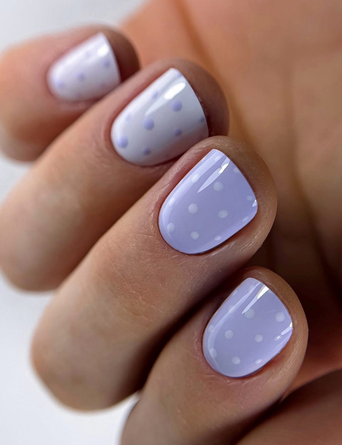 Нюд відходить: які кольори манікюру обирають у 2026 році