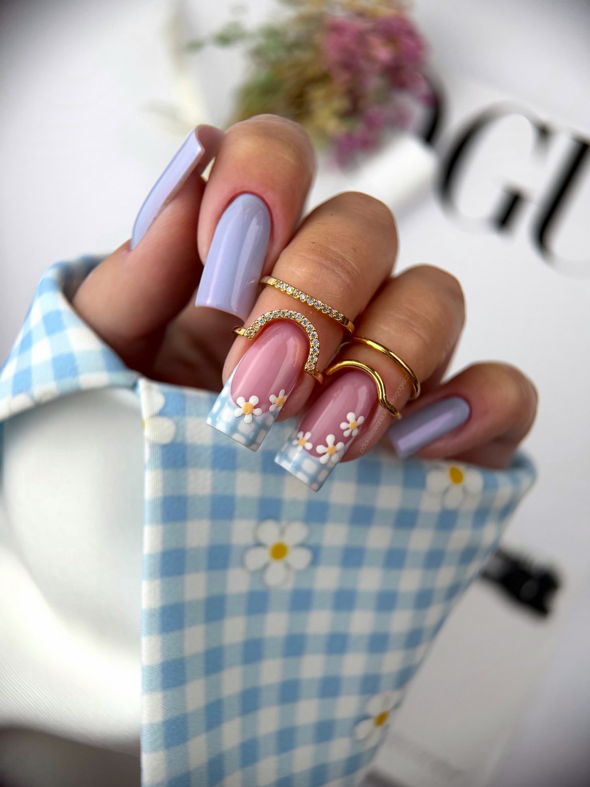 Нюд відходить: які кольори манікюру обирають у 2026 році