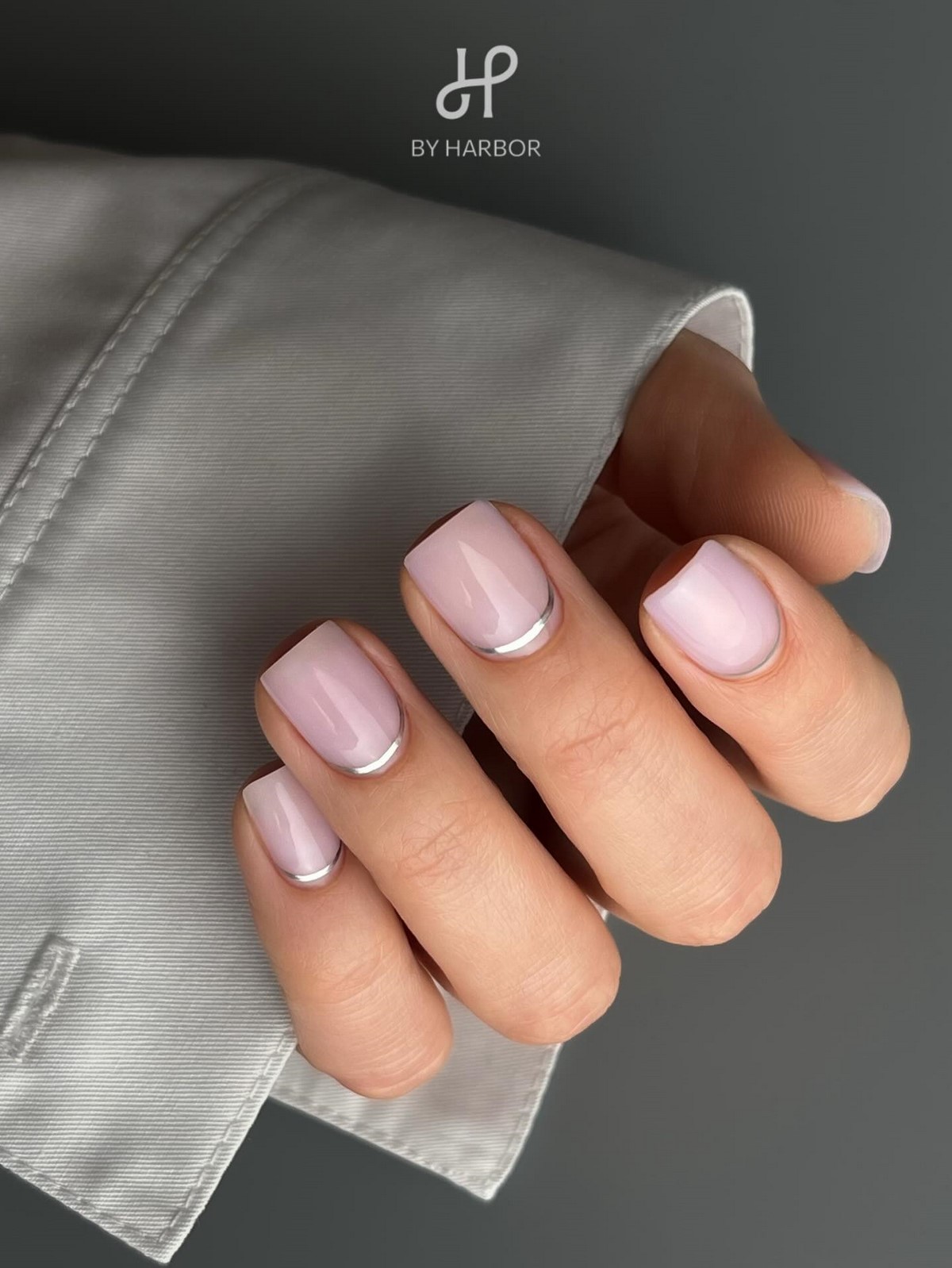 Простий манікюр з акцентом: новий тренд 2026