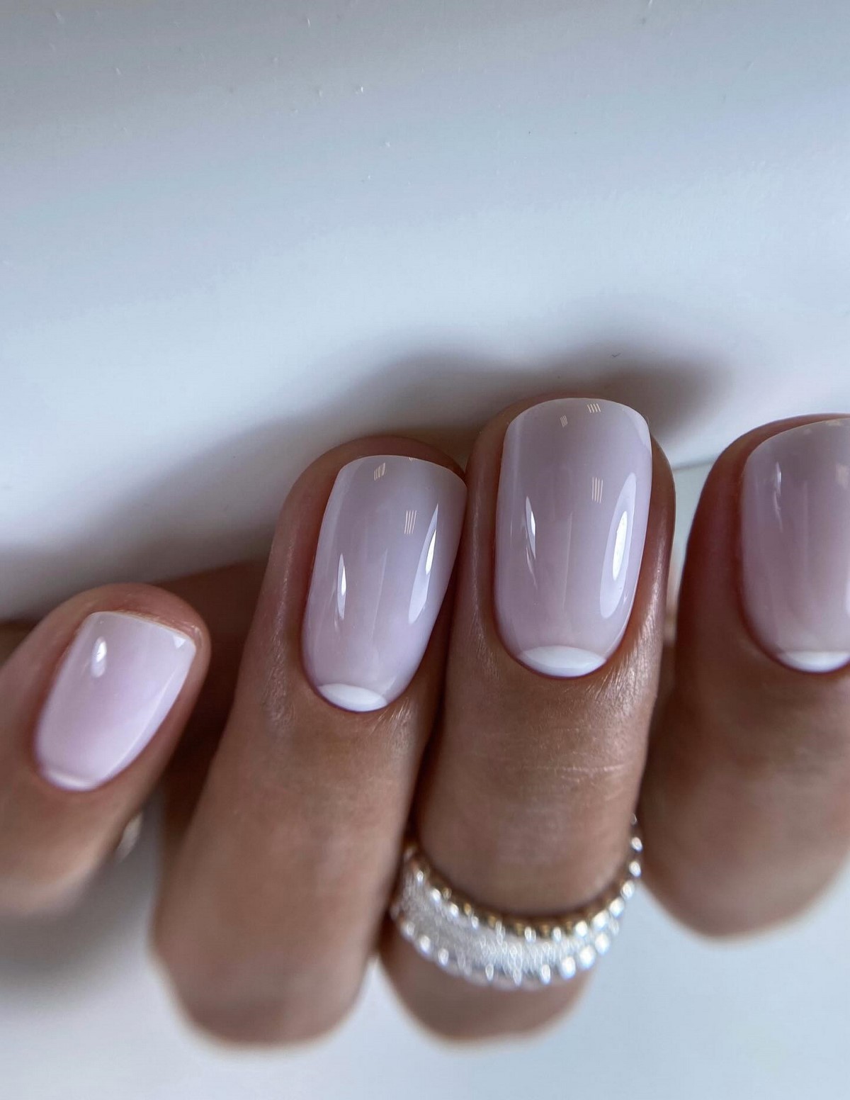 Простий манікюр з акцентом: новий тренд 2026